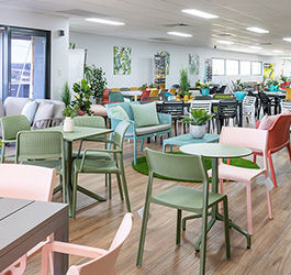Creating a Unique Outdoor Dining Experience with Colourful Furniture
