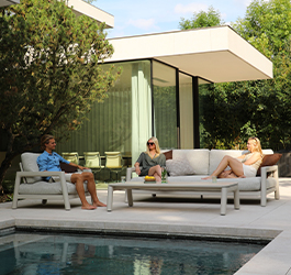 How to Create a Resort-Style Outdoor Space at Home