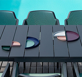 What is the Difference between the Nardi Rio and the Rio Alu Extendable Dining Table?